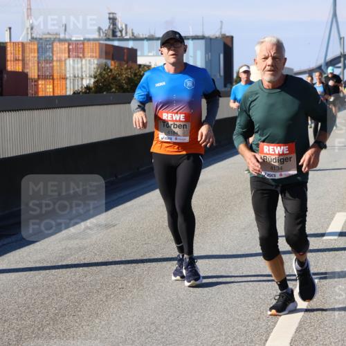 03.10.2025 - Köhlbrandbrückenlauf Strokosch-Dieckow http://msf.ph/oto/9117354 03.10.2025 12:52:46 Position 3 4184, 4134 meine-sportfotos.de