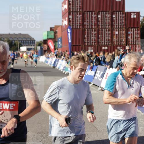 03.10.2025 - Köhlbrandbrückenlauf Jannik Wohlers http://msf.ph/oto/9117355 03.10.2025 13:03:04 Ziel 4095, 4137, 4203, 4279, 4294, 4747, 6655, 6770 meine-sportfotos.de