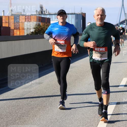 03.10.2025 - Köhlbrandbrückenlauf Strokosch-Dieckow http://msf.ph/oto/9117364 03.10.2025 12:52:46 Position 3 4184, 4134 meine-sportfotos.de