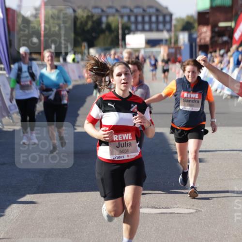 03.10.2025 - Köhlbrandbrückenlauf Jannik Wohlers http://msf.ph/oto/9117366 03.10.2025 13:33:56 Ziel 4919, 4970, 5036, 5074, 5077, 5300, 6246, 6420, 6421 meine-sportfotos.de