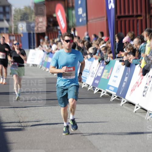 03.10.2025 - Köhlbrandbrückenlauf Jannik Wohlers http://msf.ph/oto/9117377 03.10.2025 13:03:10 Ziel 4085, 4294, 4856, 5048, 6279, 6655, 6722, 6770, 6784 meine-sportfotos.de