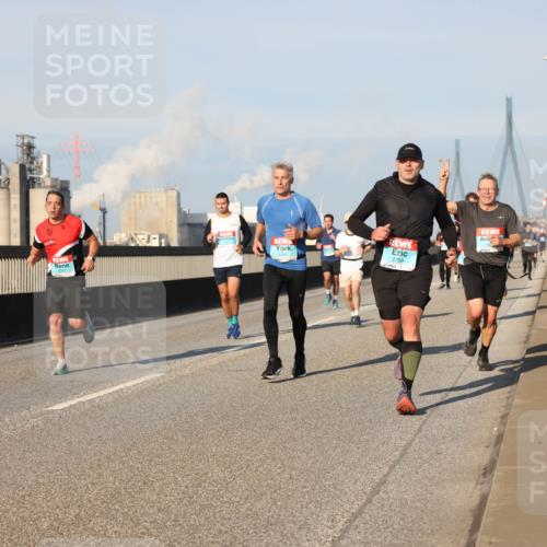 03.10.2025 - Köhlbrandbrückenlauf Lena Gebhardt http://msf.ph/oto/9117385 03.10.2025 09:44:26 Position 2 20, 1247, 2709 meine-sportfotos.de