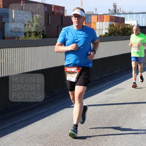 03.10.2025 - Köhlbrandbrückenlauf Strokosch-Dieckow http://msf.ph/oto/9117404 03.10.2025 12:52:51 Position 3 5993, 6467 meine-sportfotos.de