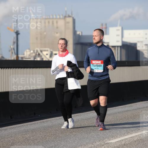 03.10.2025 - Köhlbrandbrückenlauf Lena Gebhardt http://msf.ph/oto/9117410 03.10.2025 10:22:48 Position 2 3474 meine-sportfotos.de
