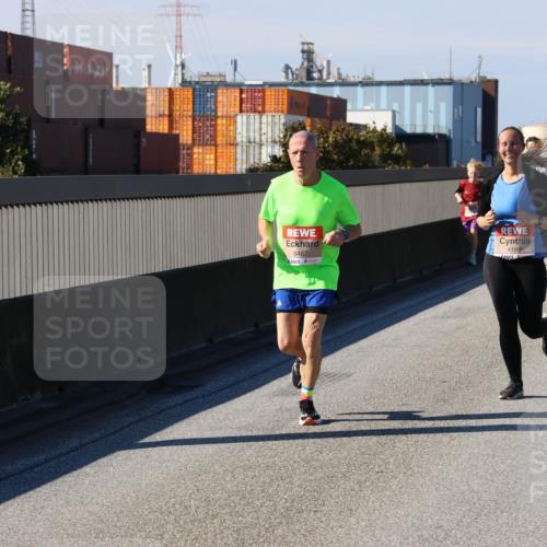 03.10.2025 - Köhlbrandbrückenlauf Strokosch-Dieckow http://msf.ph/oto/9117416 03.10.2025 12:52:52 Position 3 6467, 4195 meine-sportfotos.de