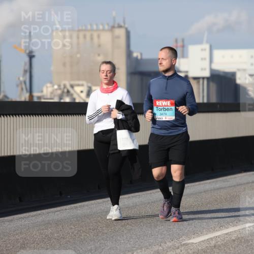 03.10.2025 - Köhlbrandbrückenlauf Lena Gebhardt http://msf.ph/oto/9117422 03.10.2025 10:22:48 Position 2 3474 meine-sportfotos.de