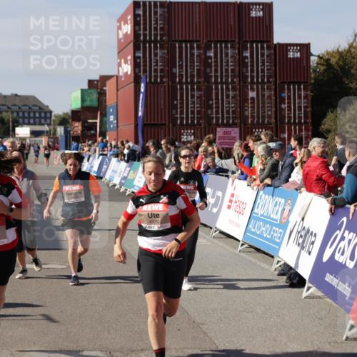 03.10.2025 - Köhlbrandbrückenlauf Jannik Wohlers http://msf.ph/oto/9117427 03.10.2025 13:33:57 Ziel 4919, 4970, 5036, 5074, 5077, 5300, 6246, 6420, 6421 meine-sportfotos.de