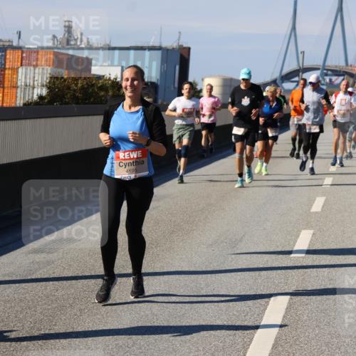 03.10.2025 - Köhlbrandbrückenlauf Strokosch-Dieckow http://msf.ph/oto/9117441 03.10.2025 12:52:54 Position 3 4195 meine-sportfotos.de