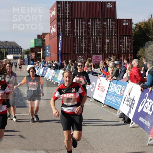 03.10.2025 - Köhlbrandbrückenlauf Jannik Wohlers http://msf.ph/oto/9117443 03.10.2025 13:33:57 Ziel 4919, 4970, 5036, 5074, 5077, 5300, 6246, 6420, 6421 meine-sportfotos.de
