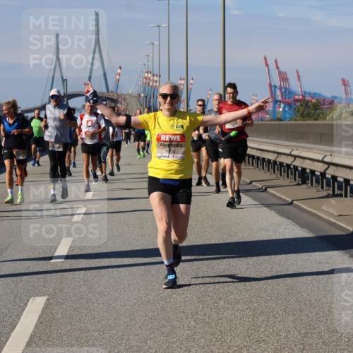 03.10.2025 - Köhlbrandbrückenlauf Strokosch-Dieckow http://msf.ph/oto/9117451 03.10.2025 12:52:55 Position 3 6635 meine-sportfotos.de