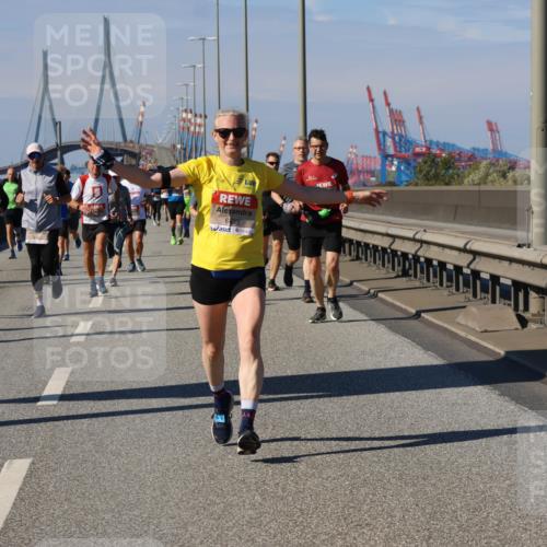 03.10.2025 - Köhlbrandbrückenlauf Strokosch-Dieckow http://msf.ph/oto/9117464 03.10.2025 12:52:55 Position 3 4357, 6, 35 meine-sportfotos.de