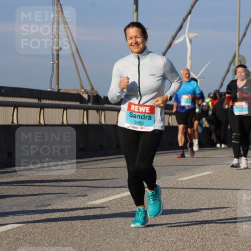 03.10.2025 - Köhlbrandbrückenlauf Strokosch-Dieckow http://msf.ph/oto/9117468 03.10.2025 09:51:04 Position 2 3063 meine-sportfotos.de