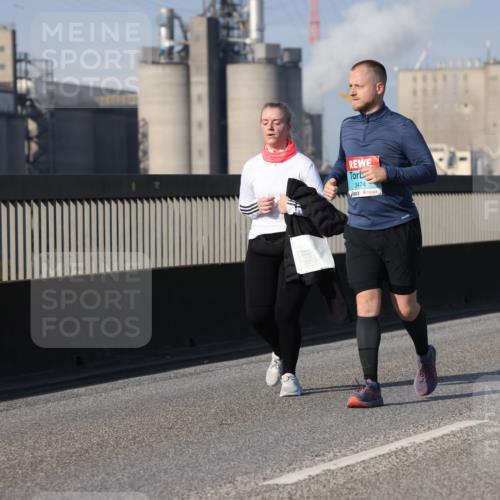 03.10.2025 - Köhlbrandbrückenlauf Lena Gebhardt http://msf.ph/oto/9117473 03.10.2025 10:22:51 Position 2 3474 meine-sportfotos.de