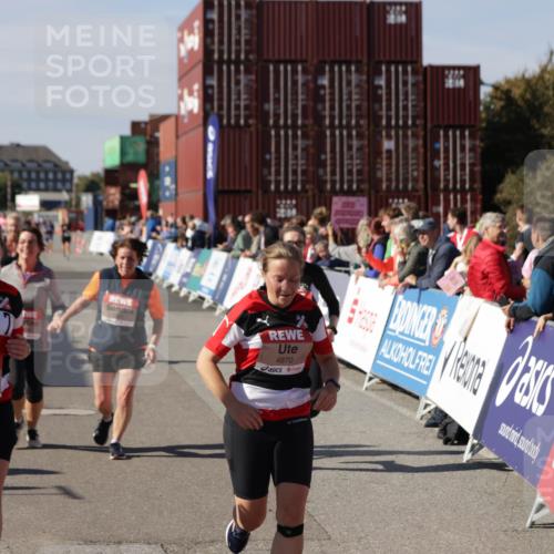 03.10.2025 - Köhlbrandbrückenlauf Jannik Wohlers http://msf.ph/oto/9117479 03.10.2025 13:33:57 Ziel 4919, 4970, 5036, 5074, 5077, 5300, 6246, 6420, 6421 meine-sportfotos.de
