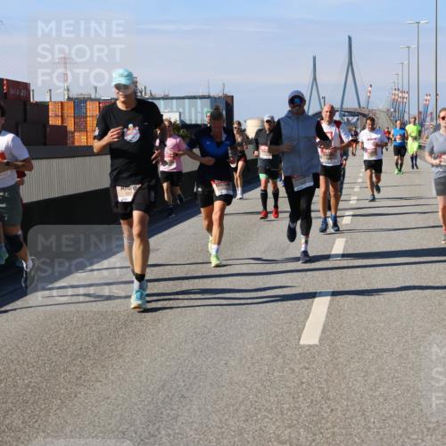 03.10.2025 - Köhlbrandbrückenlauf Strokosch-Dieckow http://msf.ph/oto/9117480 03.10.2025 12:52:59 Position 3 4405, 4357 meine-sportfotos.de