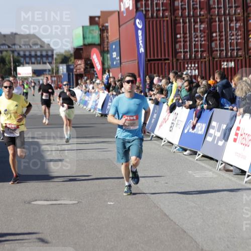 03.10.2025 - Köhlbrandbrückenlauf Jannik Wohlers http://msf.ph/oto/9117488 03.10.2025 13:03:11 Ziel 4085, 4208, 4294, 4856, 5048, 6279, 6612, 6655, 6722, 6770, 6784 meine-sportfotos.de