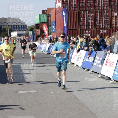 03.10.2025 - Köhlbrandbrückenlauf Jannik Wohlers http://msf.ph/oto/9117500 03.10.2025 13:03:11 Ziel 4085, 4208, 4294, 4856, 5048, 6279, 6612, 6655, 6722, 6770, 6784 meine-sportfotos.de