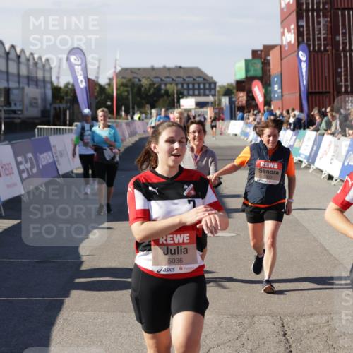 03.10.2025 - Köhlbrandbrückenlauf Jannik Wohlers http://msf.ph/oto/9117505 03.10.2025 13:33:58 Ziel 4919, 4970, 5036, 5077, 5300, 6246, 6420, 6421 meine-sportfotos.de