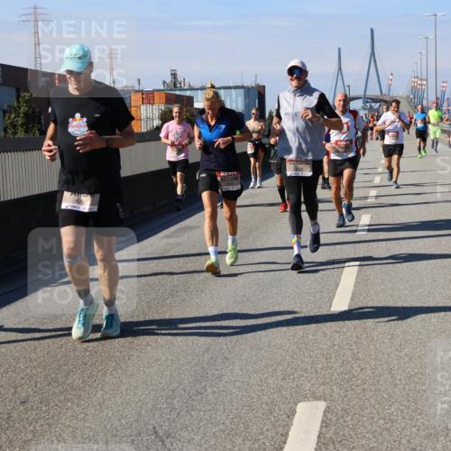 03.10.2025 - Köhlbrandbrückenlauf Strokosch-Dieckow http://msf.ph/oto/9117507 03.10.2025 12:53:00 Position 3 4405, 4357 meine-sportfotos.de