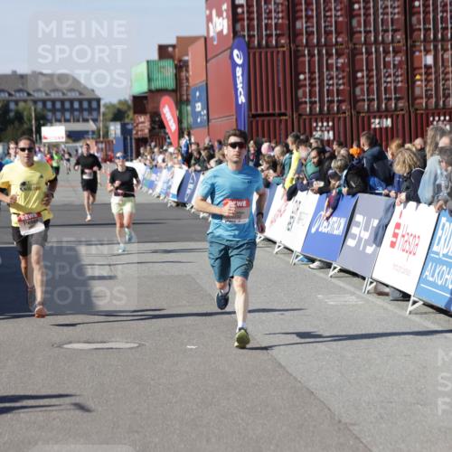 03.10.2025 - Köhlbrandbrückenlauf Jannik Wohlers http://msf.ph/oto/9117511 03.10.2025 13:03:11 Ziel 4085, 4208, 4294, 4856, 5048, 6279, 6612, 6655, 6722, 6770, 6784 meine-sportfotos.de