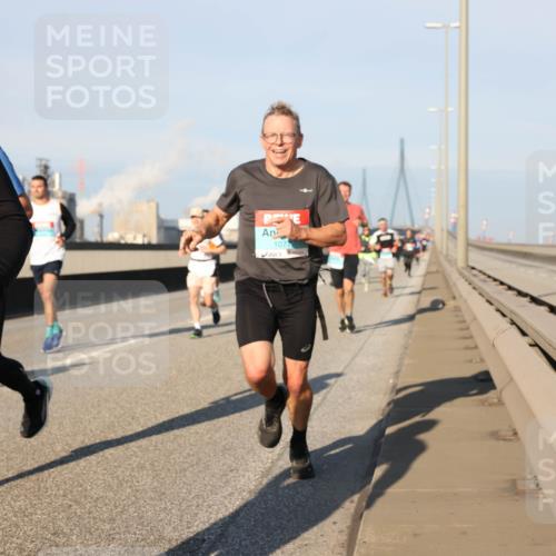 03.10.2025 - Köhlbrandbrückenlauf Lena Gebhardt http://msf.ph/oto/9117512 03.10.2025 09:44:28 Position 2 1247, 1077 meine-sportfotos.de