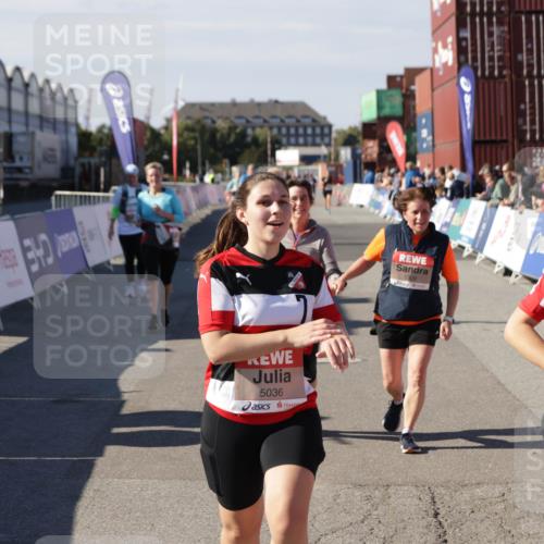 03.10.2025 - Köhlbrandbrückenlauf Jannik Wohlers http://msf.ph/oto/9117514 03.10.2025 13:33:58 Ziel 4919, 4970, 5036, 5077, 5300, 6246, 6420, 6421 meine-sportfotos.de