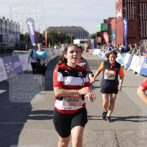 03.10.2025 - Köhlbrandbrückenlauf Jannik Wohlers http://msf.ph/oto/9117522 03.10.2025 13:33:58 Ziel 4919, 4970, 5036, 5077, 5300, 6246, 6420, 6421 meine-sportfotos.de