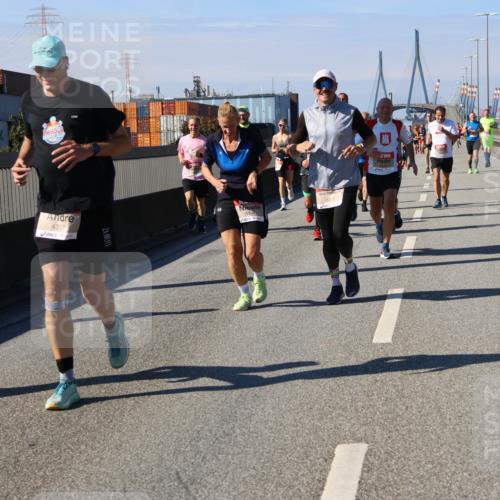 03.10.2025 - Köhlbrandbrückenlauf Strokosch-Dieckow http://msf.ph/oto/9117525 03.10.2025 12:53:00 Position 3 4357, 5994, 5243, 4417 meine-sportfotos.de