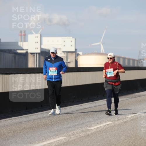 03.10.2025 - Köhlbrandbrückenlauf Lena Gebhardt http://msf.ph/oto/9117526 03.10.2025 10:23:02 Position 2 2623 meine-sportfotos.de