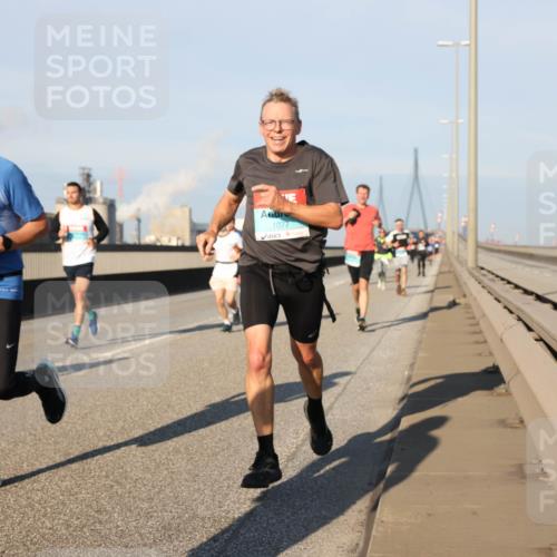 03.10.2025 - Köhlbrandbrückenlauf Lena Gebhardt http://msf.ph/oto/9117531 03.10.2025 09:44:28 Position 2 1247, 1077 meine-sportfotos.de