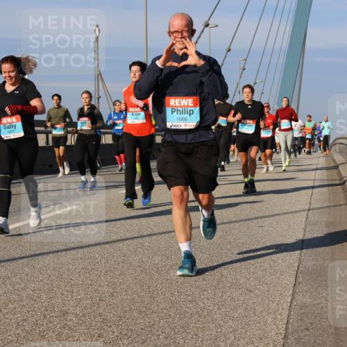 03.10.2025 - Köhlbrandbrückenlauf Strokosch-Dieckow http://msf.ph/oto/9117538 03.10.2025 09:51:10 Position 2 1666, 1807 meine-sportfotos.de