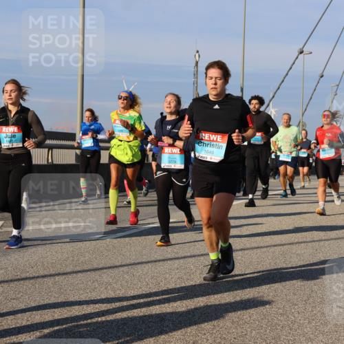 03.10.2025 - Köhlbrandbrückenlauf Strokosch-Dieckow http://msf.ph/oto/9117557 03.10.2025 09:51:13 Position 2 1480, 1821, 3779, 1649 meine-sportfotos.de