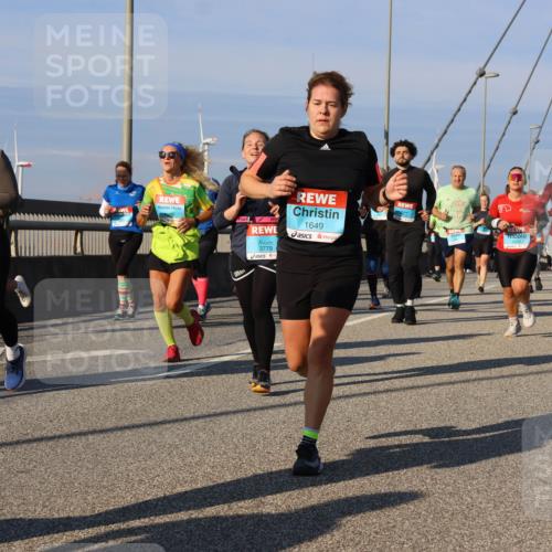 03.10.2025 - Köhlbrandbrückenlauf Strokosch-Dieckow http://msf.ph/oto/9117570 03.10.2025 09:51:13 Position 2 3779, 1649 meine-sportfotos.de