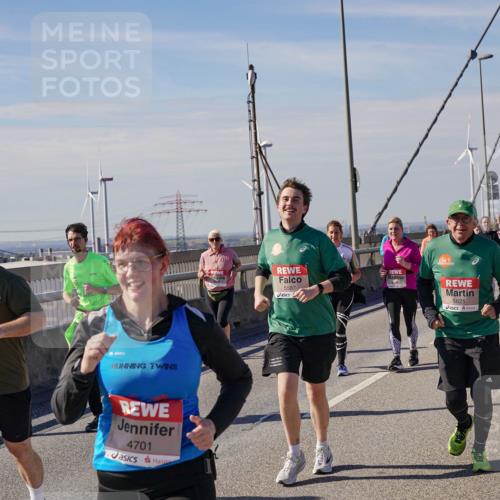 03.10.2025 - Köhlbrandbrückenlauf Michael Burmester http://msf.ph/oto/9117578 03.10.2025 12:59:06 Position 2 4701, 5587, 5621 meine-sportfotos.de