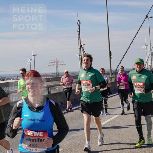 03.10.2025 - Köhlbrandbrückenlauf Michael Burmester http://msf.ph/oto/9117587 03.10.2025 12:59:06 Position 2 6759, 4701, 5621, 5587 meine-sportfotos.de