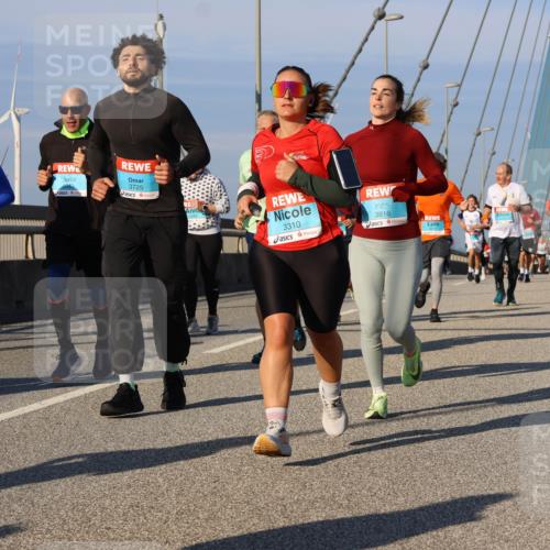 03.10.2025 - Köhlbrandbrückenlauf Strokosch-Dieckow http://msf.ph/oto/9117588 03.10.2025 09:51:15 Position 2 3843, 3725, 3176, 3310, 3816 meine-sportfotos.de