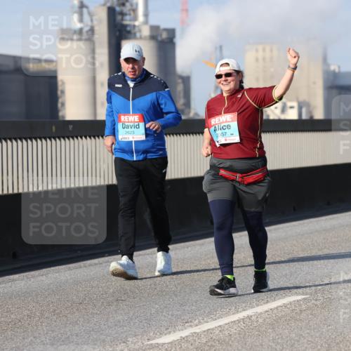 03.10.2025 - Köhlbrandbrückenlauf Lena Gebhardt http://msf.ph/oto/9117589 03.10.2025 10:23:10 Position 2 2623, 2357 meine-sportfotos.de