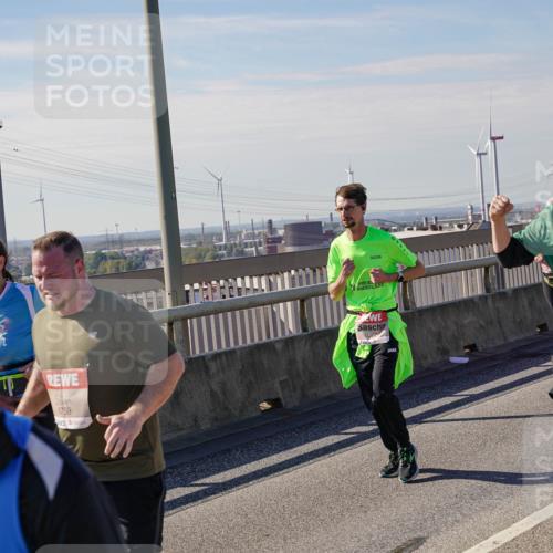 03.10.2025 - Köhlbrandbrückenlauf Michael Burmester http://msf.ph/oto/9117596 03.10.2025 12:59:07 Position 2 6759, 5587 meine-sportfotos.de
