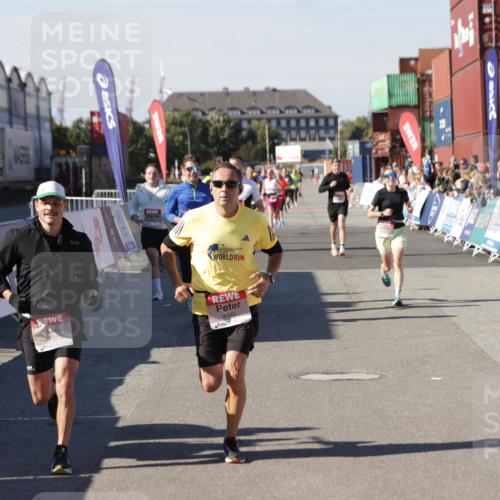 03.10.2025 - Köhlbrandbrückenlauf Jannik Wohlers http://msf.ph/oto/9117612 03.10.2025 13:03:13 Ziel 4085, 4208, 4856, 5048, 6279, 6612, 6722, 6784 meine-sportfotos.de