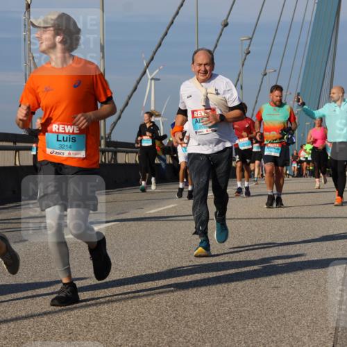03.10.2025 - Köhlbrandbrückenlauf Strokosch-Dieckow http://msf.ph/oto/9117622 03.10.2025 09:51:19 Position 2 3213, 3214, 15, 205, 2 meine-sportfotos.de