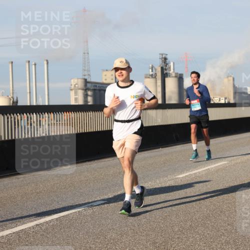 03.10.2025 - Köhlbrandbrückenlauf Lena Gebhardt http://msf.ph/oto/9117667 03.10.2025 09:44:30 Position 2 1231 meine-sportfotos.de