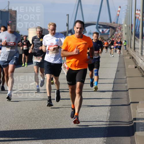 03.10.2025 - Köhlbrandbrückenlauf Strokosch-Dieckow http://msf.ph/oto/9117674 03.10.2025 12:53:19 Position 3  meine-sportfotos.de