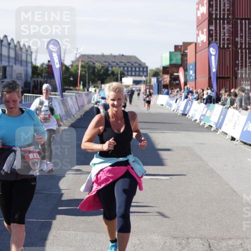 03.10.2025 - Köhlbrandbrückenlauf Jannik Wohlers http://msf.ph/oto/9117682 03.10.2025 13:34:02 Ziel 4438, 4919, 4970, 5036, 5300, 6246, 6420, 6421 meine-sportfotos.de