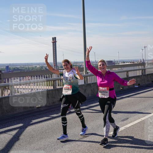 03.10.2025 - Köhlbrandbrückenlauf Michael Burmester http://msf.ph/oto/9117692 03.10.2025 12:59:10 Position 2 4660, 4629 meine-sportfotos.de