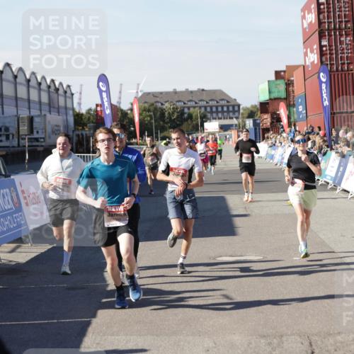 03.10.2025 - Köhlbrandbrückenlauf Jannik Wohlers http://msf.ph/oto/9117701 03.10.2025 13:03:15 Ziel 4085, 4208, 4268, 4856, 5048, 5063, 6279, 6612, 6722, 6784 meine-sportfotos.de