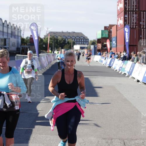 03.10.2025 - Köhlbrandbrückenlauf Jannik Wohlers http://msf.ph/oto/9117707 03.10.2025 13:34:02 Ziel 4438, 4919, 4970, 5036, 5300, 6246, 6420, 6421 meine-sportfotos.de