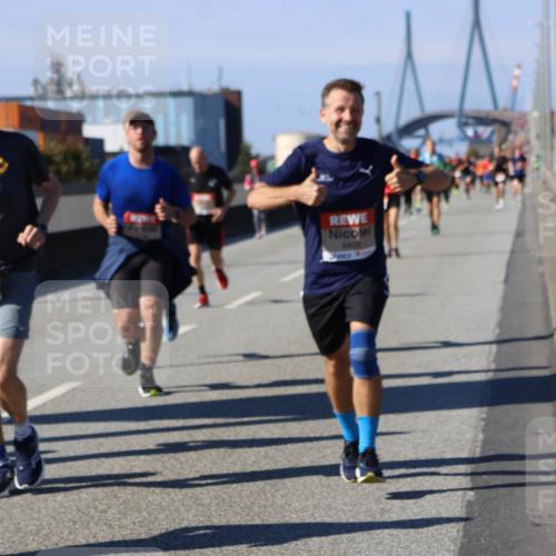 03.10.2025 - Köhlbrandbrückenlauf Strokosch-Dieckow http://msf.ph/oto/9117709 03.10.2025 12:53:25 Position 3  meine-sportfotos.de