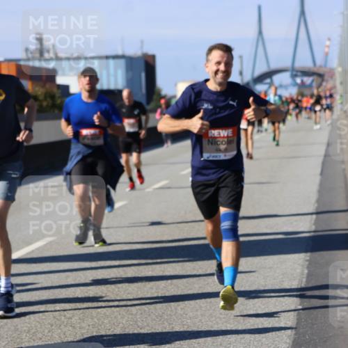 03.10.2025 - Köhlbrandbrückenlauf Strokosch-Dieckow http://msf.ph/oto/9117714 03.10.2025 12:53:25 Position 3  meine-sportfotos.de