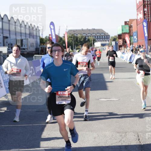 03.10.2025 - Köhlbrandbrückenlauf Jannik Wohlers http://msf.ph/oto/9117724 03.10.2025 13:03:16 Ziel 4085, 4208, 4268, 4856, 5048, 5063, 6279, 6612, 6722, 6784 meine-sportfotos.de