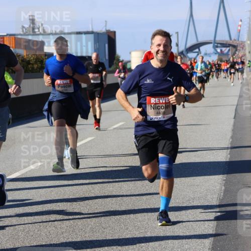 03.10.2025 - Köhlbrandbrückenlauf Strokosch-Dieckow http://msf.ph/oto/9117727 03.10.2025 12:53:25 Position 3 5792, 6034, 4409 meine-sportfotos.de